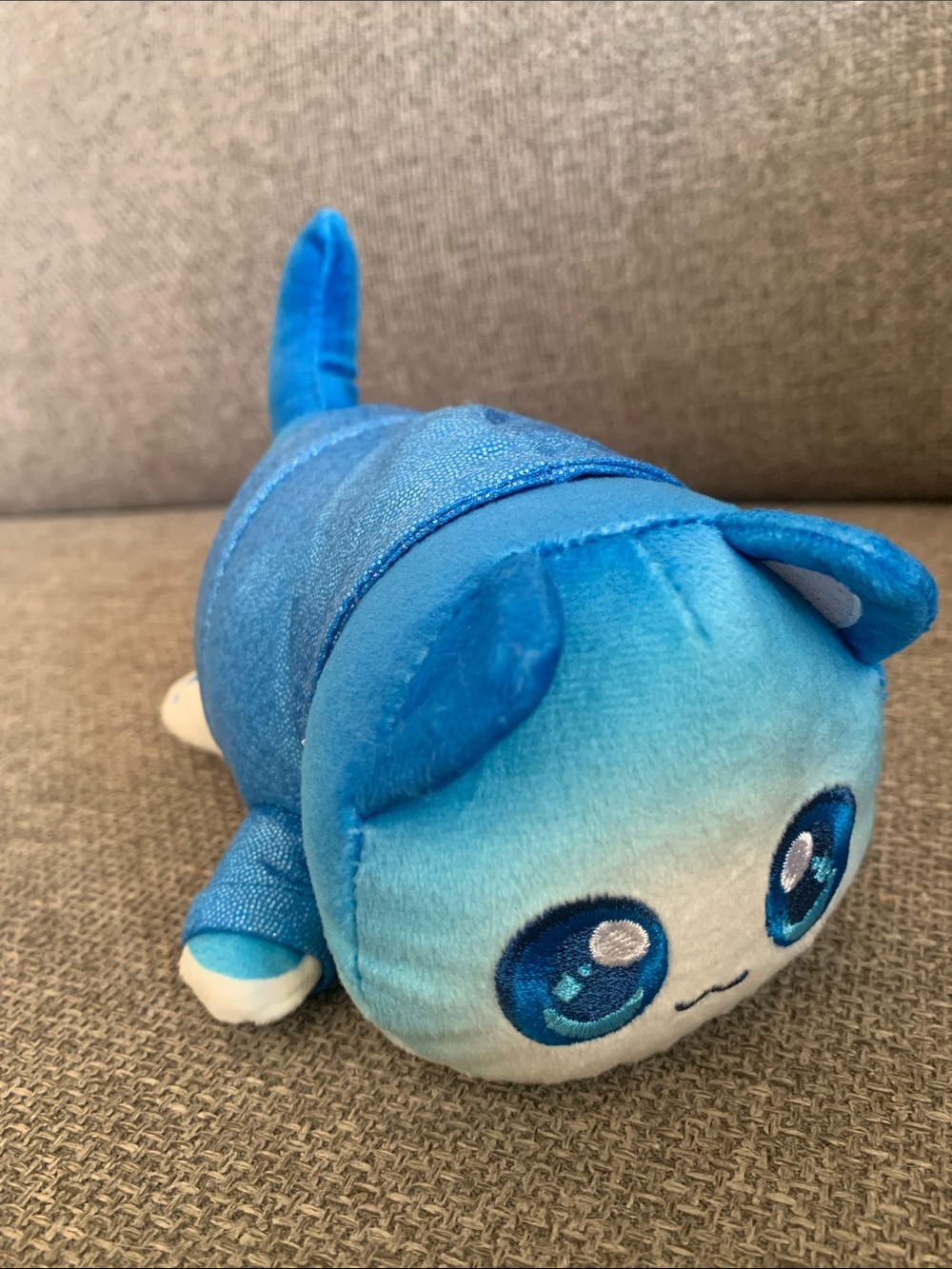 Aphmau MeeMeows 6” Plush Kitty with Blue Hoodie Glitter Edition